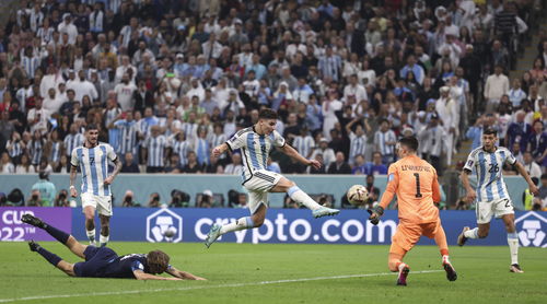 英超：火力全开 切尔西队4-0南安普顿队